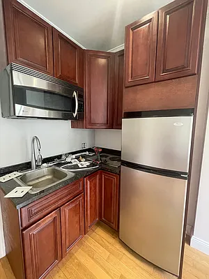 Rented by R New York | media 42