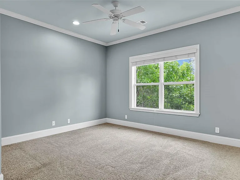 4631 Regent Manor Dr — Photo 22