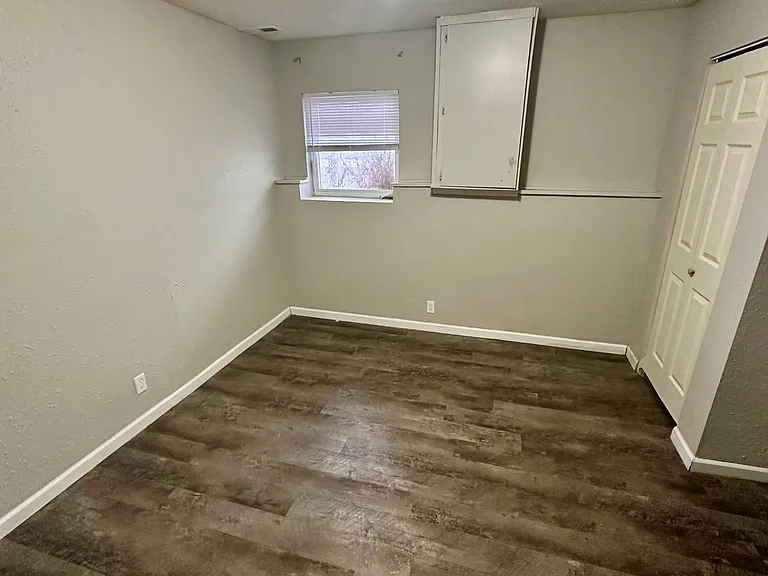 947 E Augusta Ave #C — Photo 6
