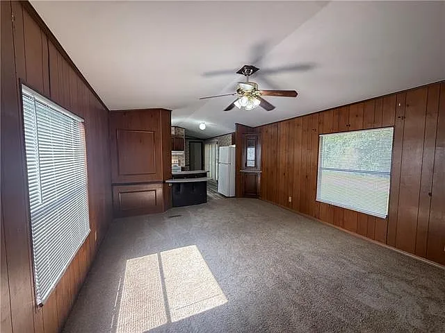 3 bed, 2.0 bath, 1200 sqft, $950 — Photo 3