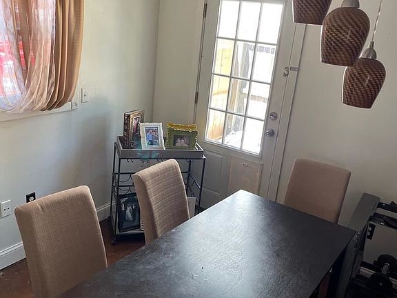 5th image of 13 Commodore Ct