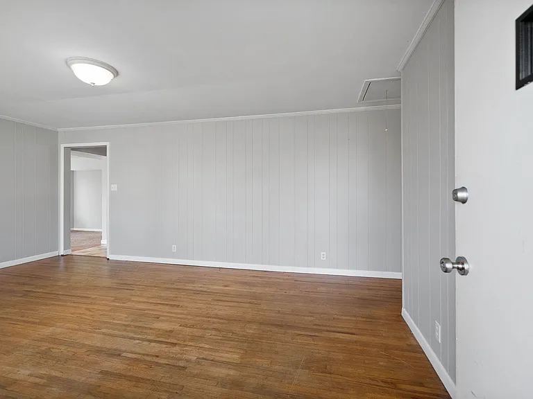 318 Verdun Dr — Photo 4