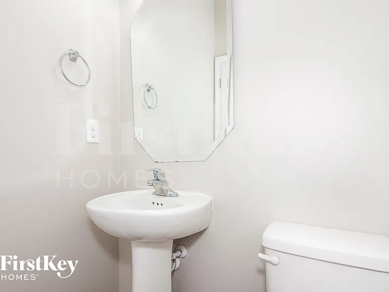 2516 Meadow Crossing Dr — Photo 17