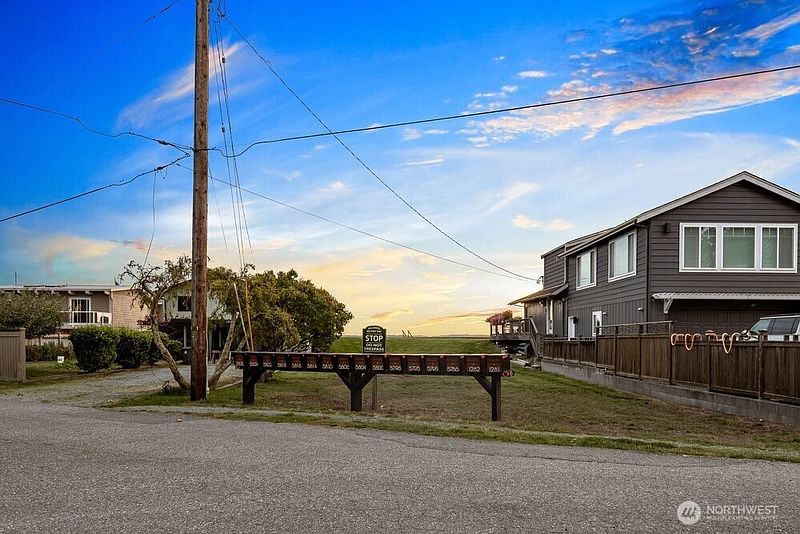 3rd image of 1281 Starfish Road