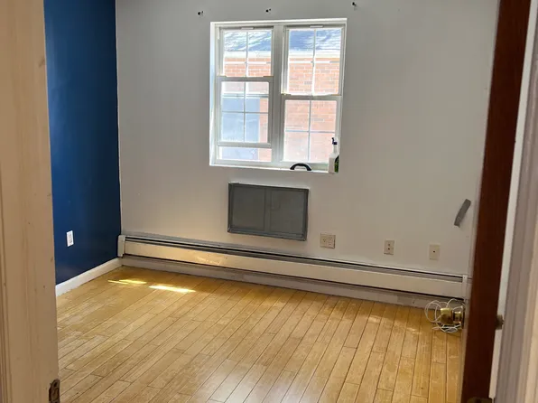 (undisclosed Address), College Pt, NY 11356