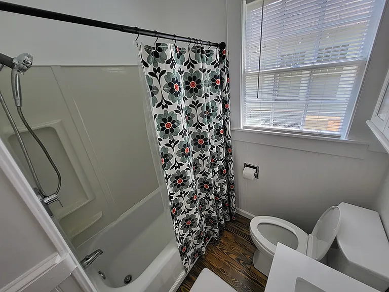 1819 Hale St — Photo 17
