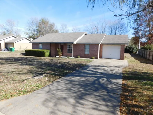 256 N Kelsey Ln, Farmington, AR 72730