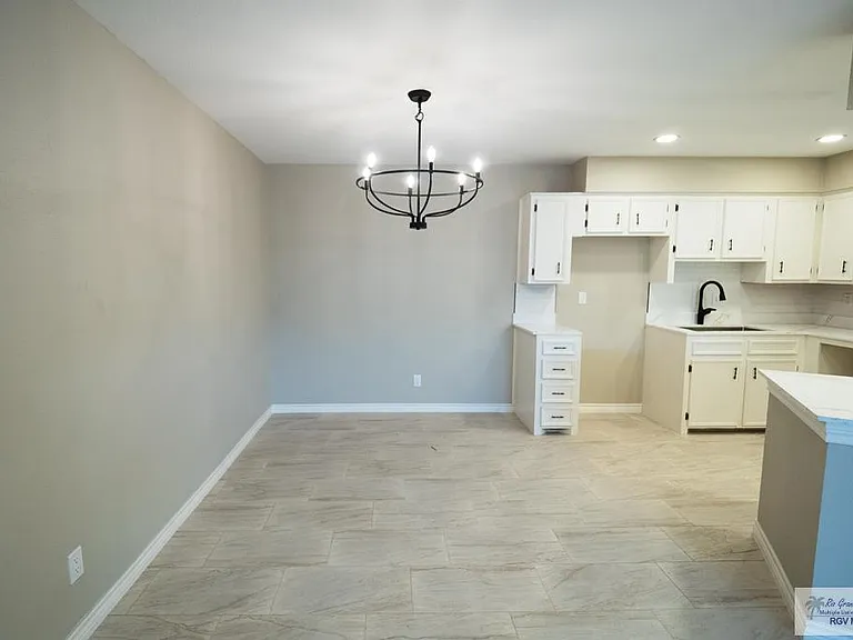 23919 Ellie Ln — Photo 32