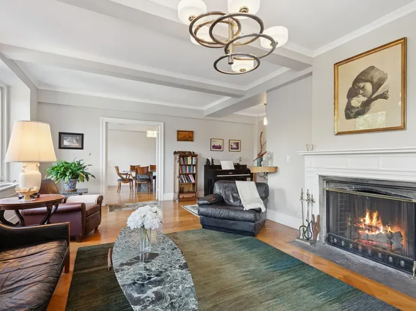 1215 5th Avenue image 3 of 15