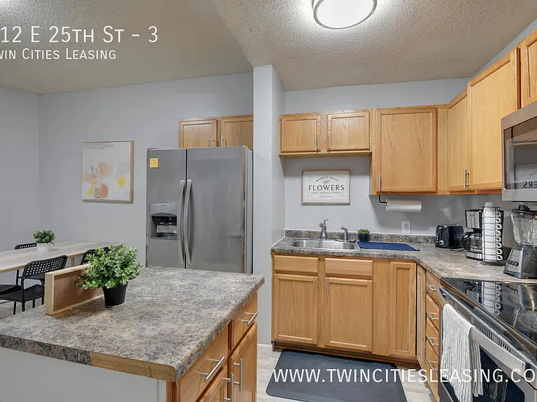 912 E 25th St #3 — Photo 8