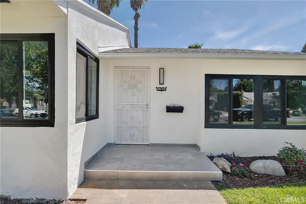 4 bed, 1422 sqft, $4,999 — Photo 2