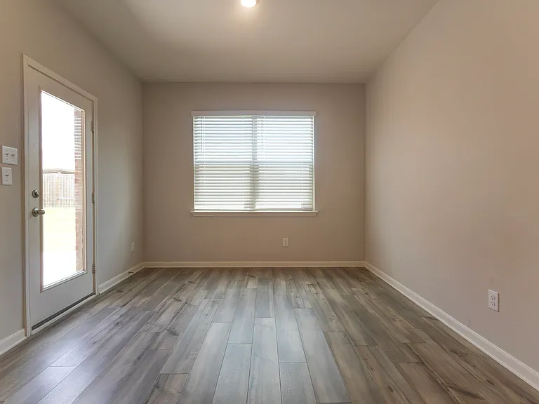 2100 Penaflor Dr — Photo 12