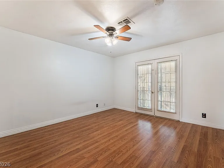 7084 Burcot Ave #J21 — Photo 15