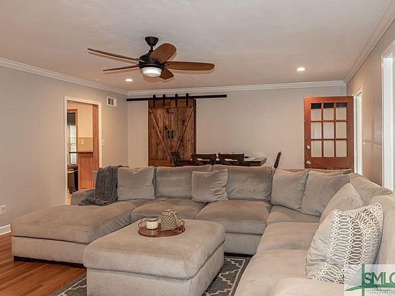 4th image of 335 Oxford Dr