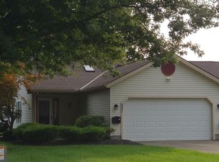 521 Greenside Dr, Painesville, OH 44077