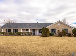 100 Chinaberry Ln, Meridianville, AL 35759