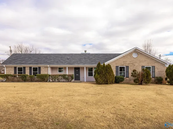100 Chinaberry Ln, Meridianville, AL 35759