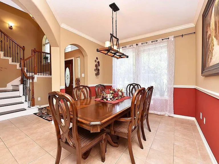22121 Atwater Canyon Ln — Photo 4