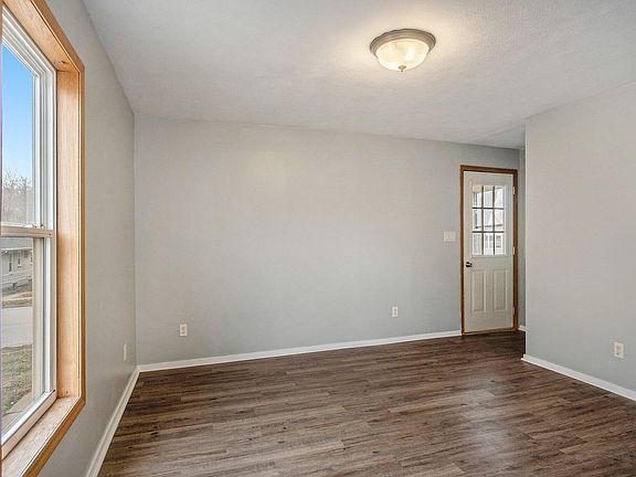 3rd image of 310 N 1st St