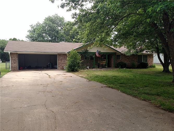 1st image of 14592 Oakcrest Dr
