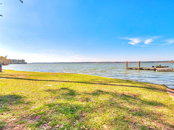 5th image of 2 Homestead Hill Rd