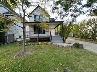 8426 Dale Ave, Center Line, MI 48015