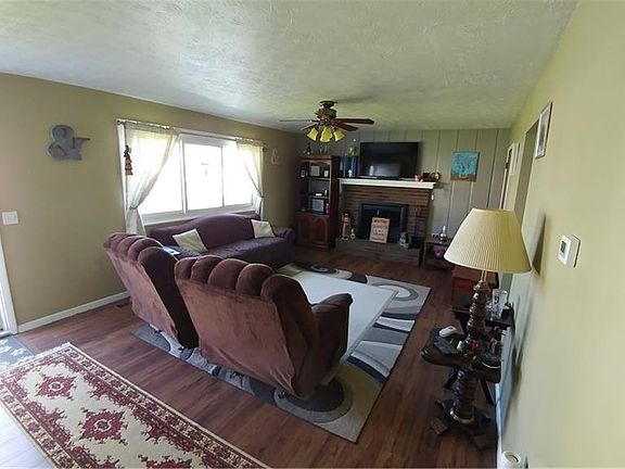 4th image of 208 Wenner St