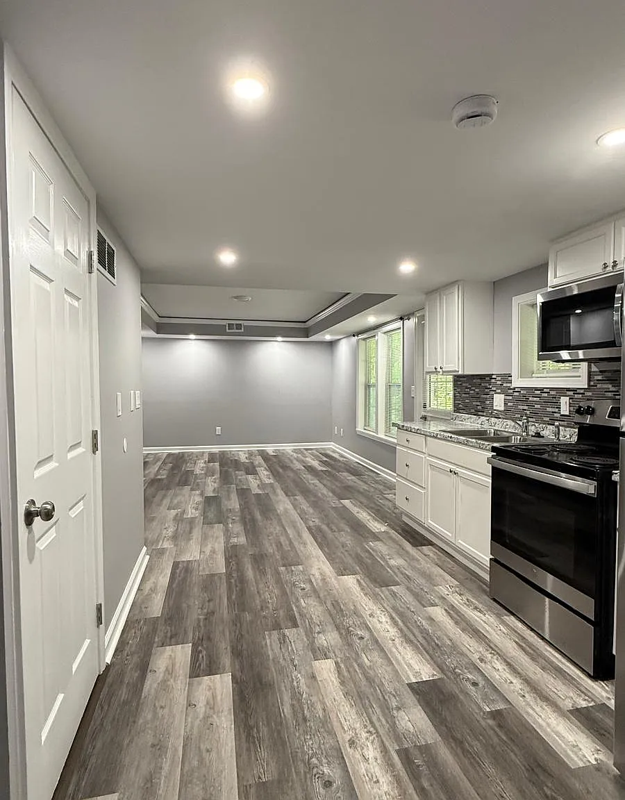 715 Simon Ive Dr — Photo 4