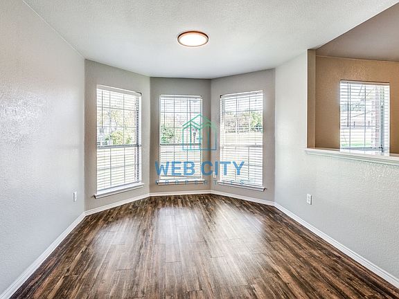 3rd image of 6527 Leana Ave