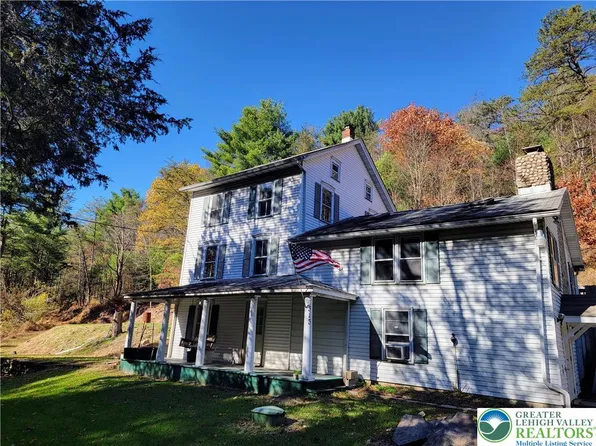 313 E Fireline Rd, Parryville, PA 18244