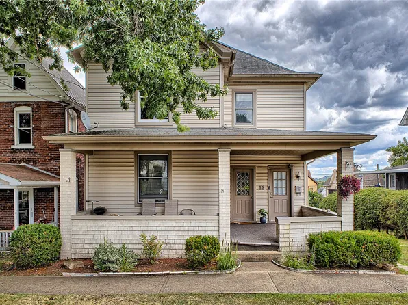 14 S 5th St, Youngwood, PA 15697