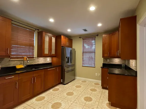 48 East 37th Street image 1 of 19