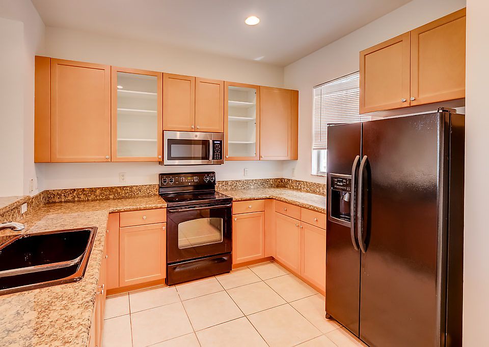 1st image of 1033 NE 17th Way #1301