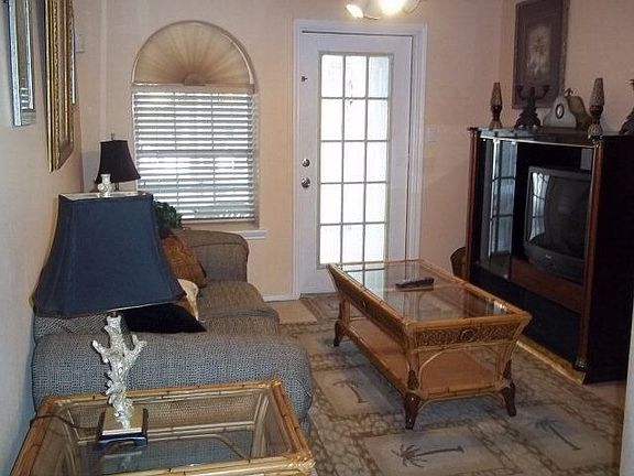 2nd image of 103 Palmetto Dr #C
