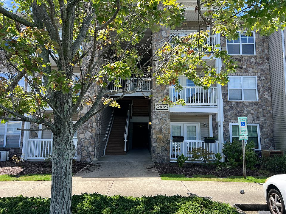 1st image of 632 Condo Club Dr Unit 304
