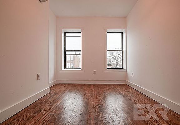 4th image of 272 Sumpter St #3