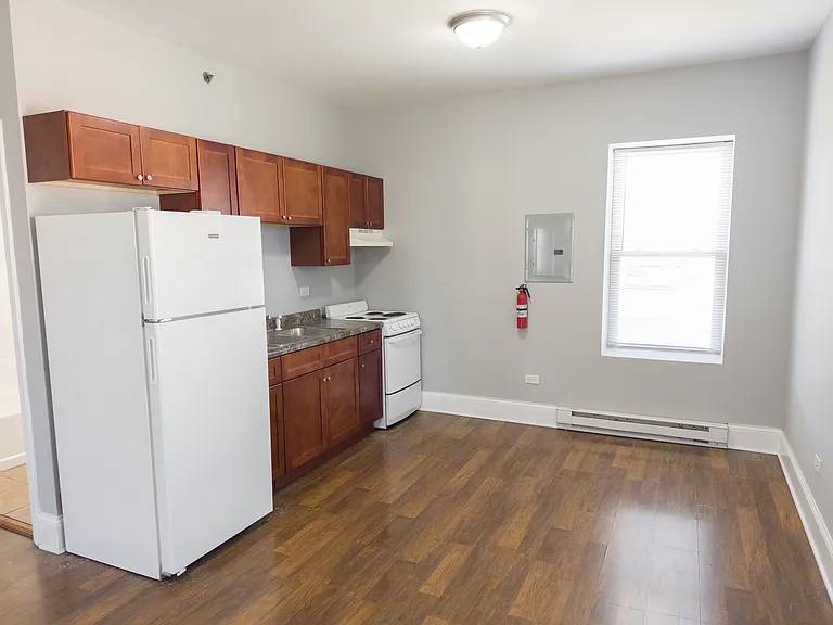113 N Hickory St #B — Photo 4
