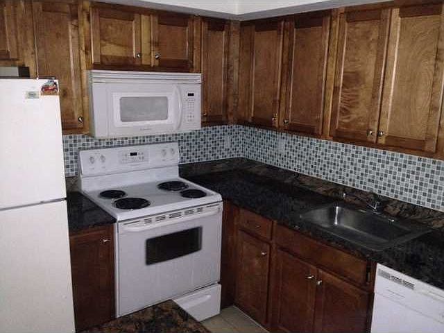 1st image of 608 SW 1st Ct