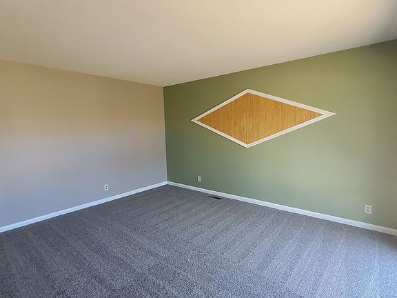 4th image of 2419 S 37th St