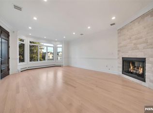 516 Undercliff Ave, Edgewater, NJ 07020