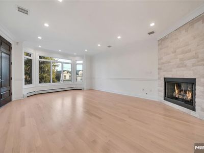 516 Undercliff Ave, Edgewater, NJ, 07020