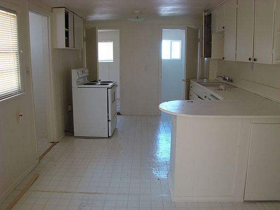 4th image of 16560 Green Tree Blvd