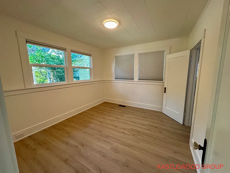 35 Poplar Ave — Photo 14