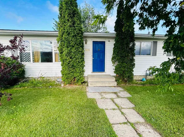 5102 57th St, Cold Lake, AB T9M 1S4