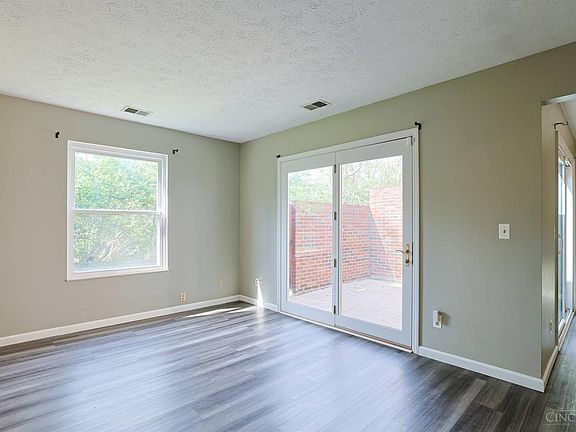 5th image of 212 Duchess Ln