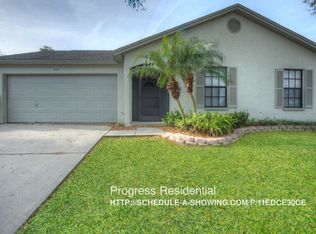 909 Sandywood Dr, Brandon, FL 33510