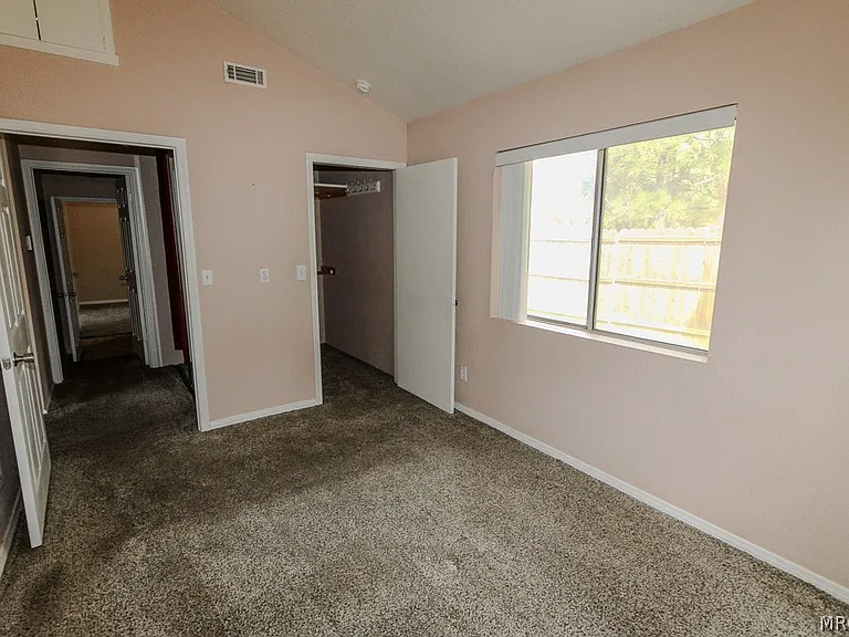 870 Ash Ln — Photo 20