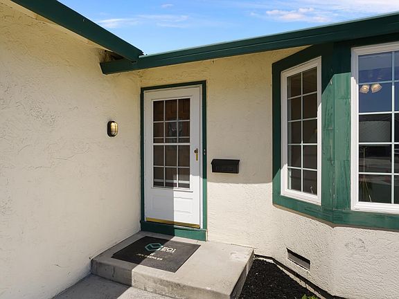 2nd image of 4283 Sayoko Cir