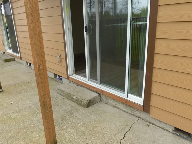 4116 Lancaster Dr NE — Photo 29