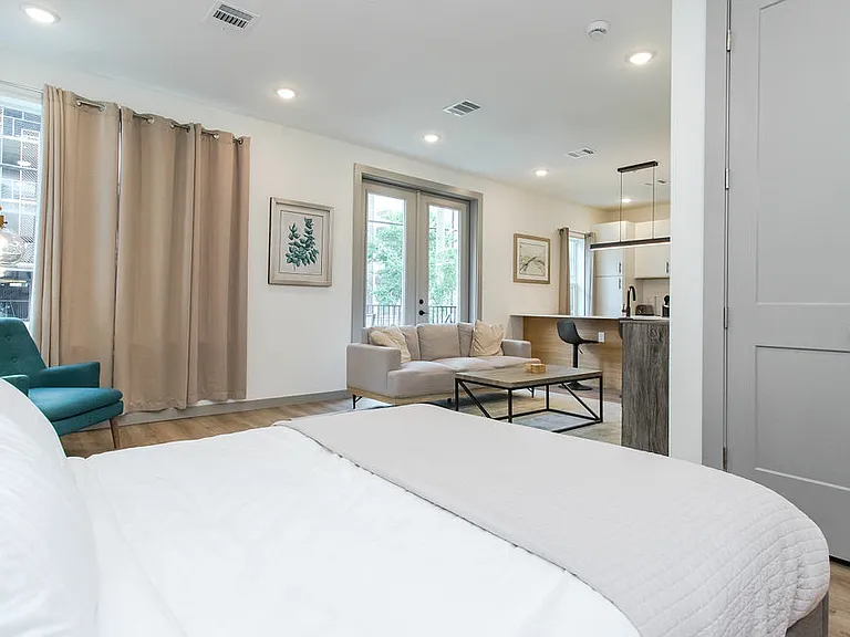 4001 Roseland Ave — Photo 47